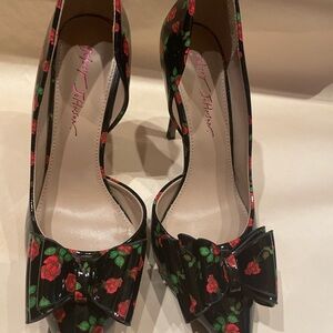 Betsey Johnson Multicolor Floral Bow Heels